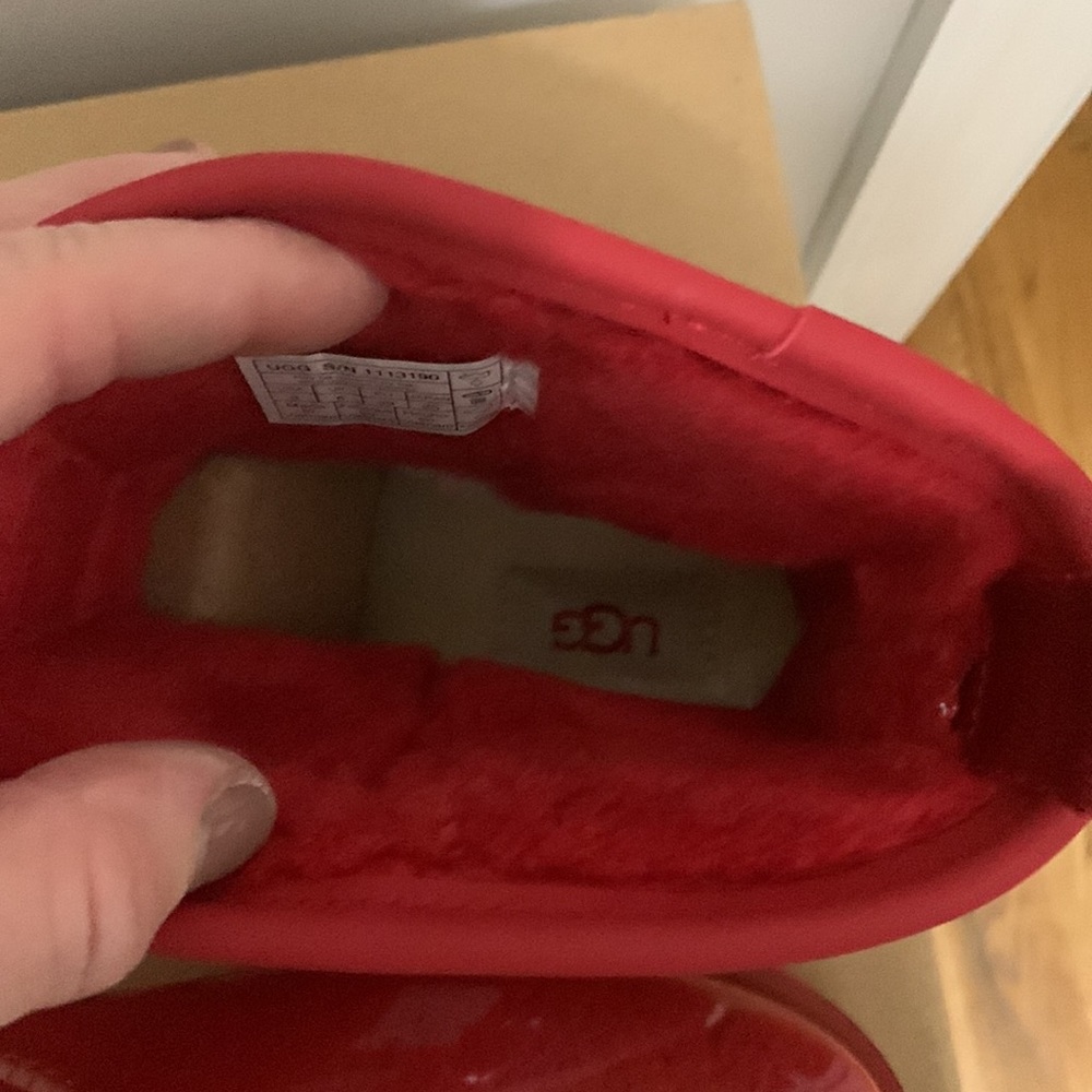UGG Authentic Classic Clear Mini Waterproof Boots in RED ❤️ NEW size 9 - Picture 14 of 16